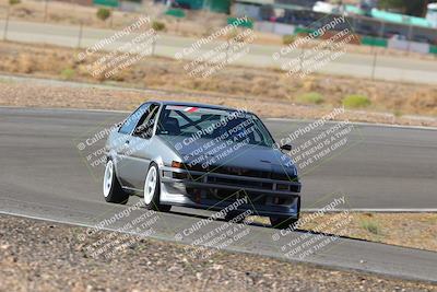 media/Oct-01-2022-Team Topak Racing (Sat) [[f860fb51be]]/2-Inter Low 2/session 1 turn 3/